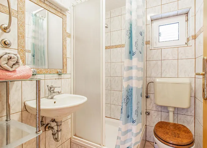 1 Bedroom Lovely In